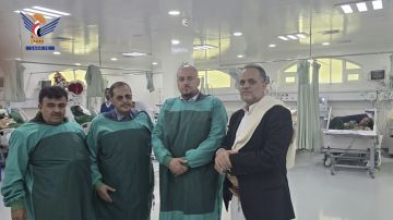 جمعان والنقيب يطمئنان على صحة الكابتن جمال القديمي جمعان والنقيب يطمئنان على صحة الكابتن جمال القديمي