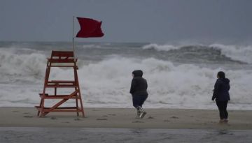 عاصفة نور إيستر تضرب أمريكا وتقطع الكهرباء عن آلاف عاصفة نور إيستر تضرب أمريكا وتقطع الكهرباء عن آلاف