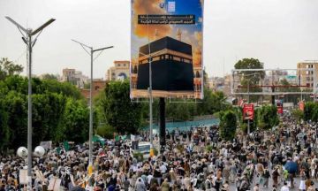 دعوة قائد أنصار الله لخروج مليوني عظيم غدا.. اليمن يتداعى دفاعا عن المقدسات ورفضا لـالبهتان السعودي دعوة قائد أنصار الله لخروج مليوني عظيم غدا.. اليمن يتداعى دفاعا عن المقدسات ورفضا لـالبهتان السعودي