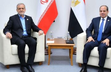 السيسي يطالب بزشكيان بوقف الاعتداءات على الدول العربية السيسي يطالب بزشكيان بوقف الاعتداءات على الدول العربية