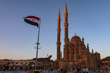 القاهرة تدعو لخفض التصعيد بالمنطقة وعودة واشنطن وطهران للتفاوض القاهرة تدعو لخفض التصعيد بالمنطقة وعودة واشنطن وطهران للتفاوض