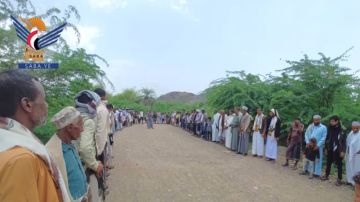 وقفات في تعز تأكيدا على ثبات الموقف المساند لغزة ولبنان وإيران وقفات في تعز تأكيدا على ثبات الموقف المساند لغزة ولبنان وإيران