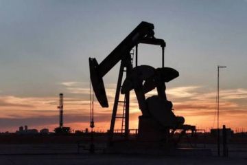 تراجع أسعار النفط مع بدء السعودية استئناف خط إمدادات الخام تراجع أسعار النفط مع بدء السعودية استئناف خط إمدادات الخام
