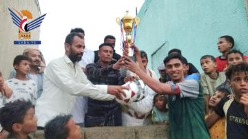 الحديدة .. تتويج فريق الشباب بكأس "الانتصارات المجيدة" لكرة القدم في المراوعة
