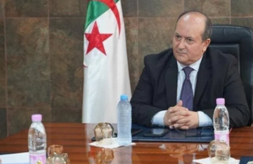 رئيس الوزراء الجزائري يصل العاصمة المالية باماكو رئيس الوزراء الجزائري يصل العاصمة المالية باماكو