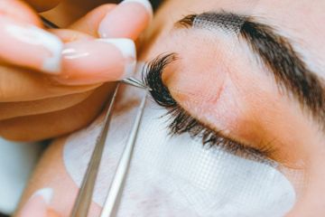 مخاطر خفية لوصلات الرموش على صحة العين مخاطر خفية لوصلات الرموش على صحة العين