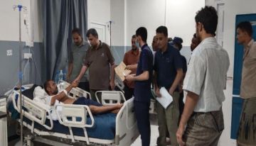 مدير دائرة الخدمات الطبية للمقاومة الوطنية يتفقد جرحى القوات المسلحة ويطلع على أوضاعهم الصحية مدير دائرة الخدمات الطبية للمقاومة الوطنية يتفقد جرحى القوات المسلحة ويطلع على أوضاعهم الصحية