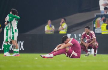 فريق بيتيس يسقط ريال مدريد ويبدد انطلاقته المثالية في الدوري الإسباني فريق بيتيس يسقط ريال مدريد ويبدد انطلاقته المثالية في الدوري الإسباني