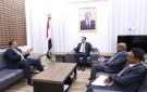 الوزير البكري يناقش مع مدير المؤسسة الاقتصادية تعزيز التعاون المشترك