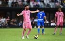 ميسي يسجل هدفه الـ 100 مع إنتر ميامي ويقوده للفوز بكأس الأبطال - ye