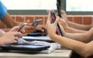 كيف يعيش المراهقون تجربة السوشيال ميديا؟ - ye