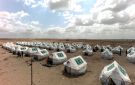 مركز الملك سلمان للإغاثة يوزع مساعدات إيوائية متنوعة على النازحين جراء الأحداث الأخيرة في عدة محافظات يمنية - ye