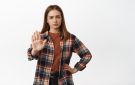 كيف تتعامل مع صديق يتعمد إحراجك؟