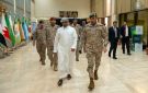 بملابس مدنية.. جدل وتساؤلات يثيرها الظهور الأول لطارق صالح في الرياض بعد خسارة الساحل