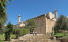 الأوقاف الفلسطينية تستنكر استمرار العدو الإسرائيلي منع رفع أذان الفجر بالحرم الإبراهيمي لليوم الـ70