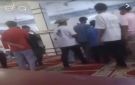شاب يهدد بتفجير قنبلة يدوية داخل مسجد في مدينة كريتر
