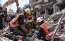 الدفاع المدني في غزة: تلقينا 150 نداء استغاثة من سكان مبان آيلة للسقوط - ye