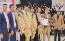 جامعة إب تحتفي بتخرج 117 خريجا وخريجة من كلية العلوم الإدارية